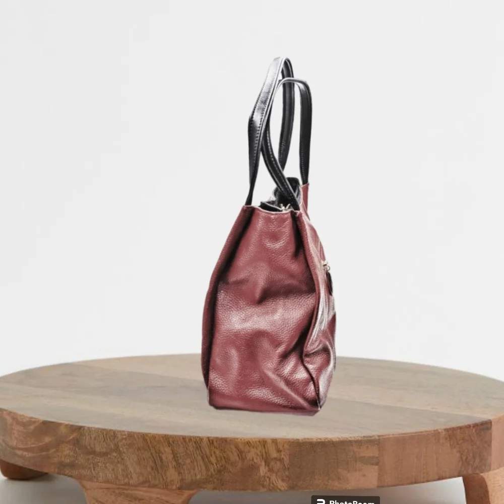 Cluci Gold Signature High Quality Vegan Leather Shoulder Bag
